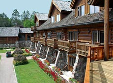 garland-exterior